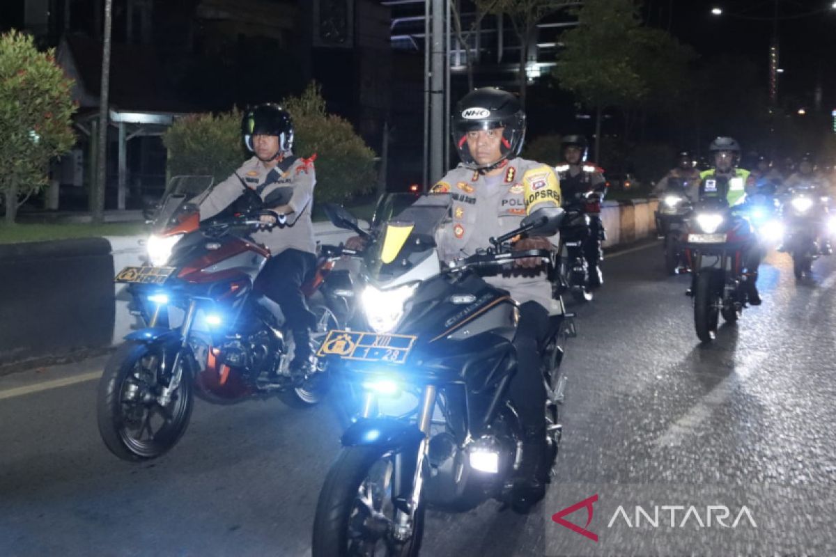 LEBARAN 2023 - Kapolresta Banjarmasin pimpin patroli jaga kamtibmas malam takbiran