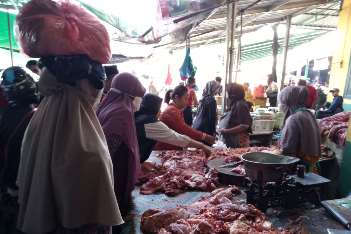 H-1 Idul Fitri harga daging sapi di Kota Mataram naik