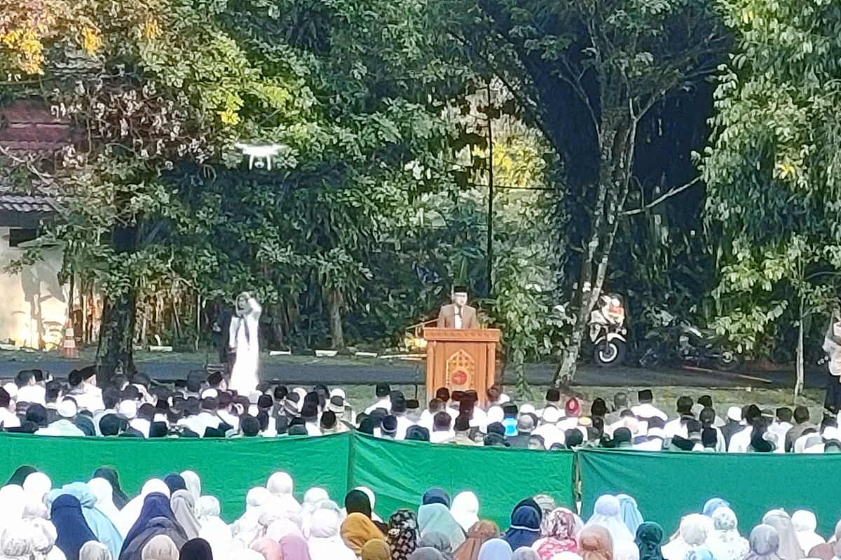 Jajaran Pemkot Bogor laksanakan Shalat Idul Fitri bersama warga di Kebun Raya