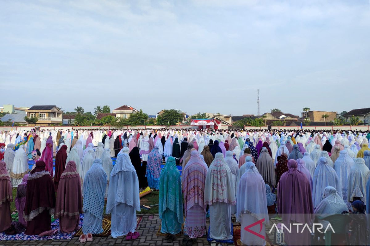 Shalat id di Stadion Waydadi dipenuhi ribuan umat Islam Bandarlampung