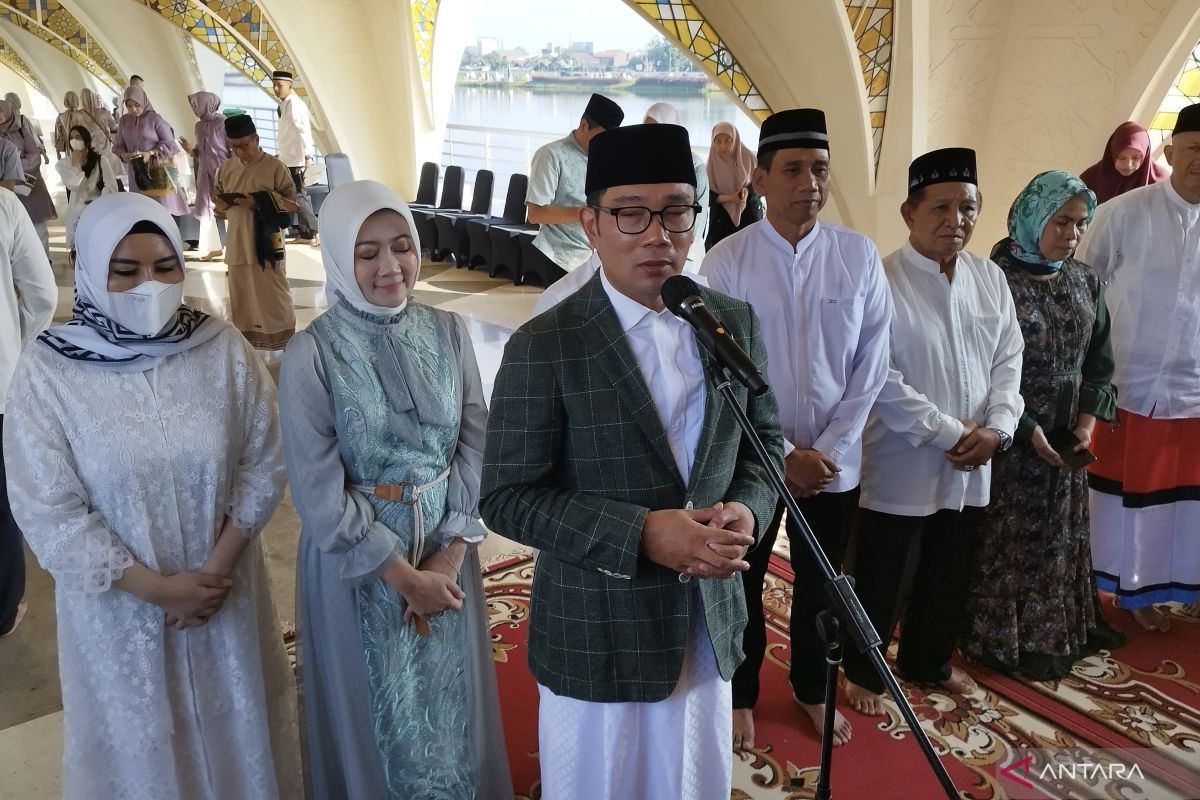 Two days of Eid celebrations in West Java go smoothly