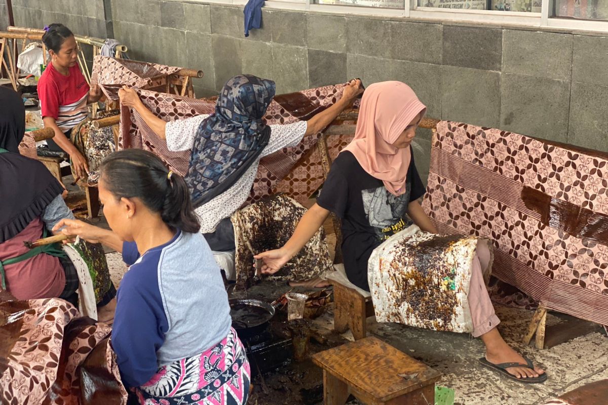 Wisata batik Jalur Pantura yang luput dari pemudik