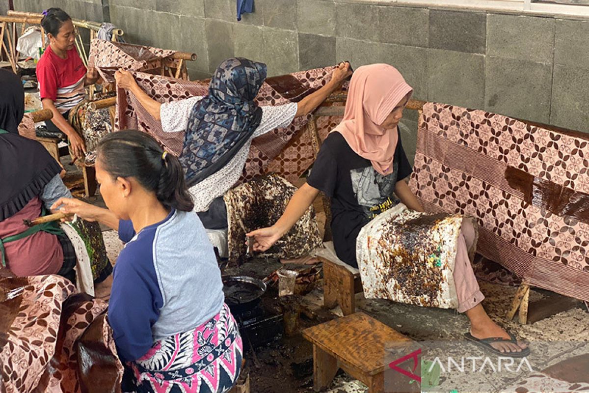 Wisata batik yang luput dari pemudik di Jalur Pantura