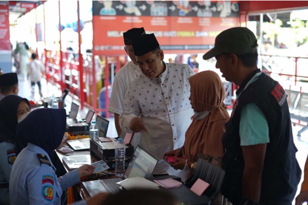 Kadiv Pemasyarakatan pantau besukan Hari Raya Idul Fitri di Lapas Makassar