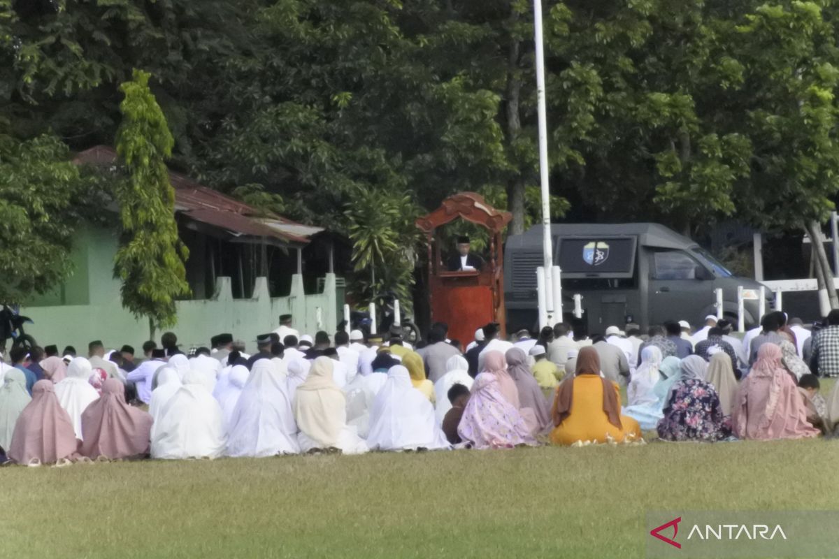 Khatib ajak Umat Islam di Kota Kupang  bantu warga miskin