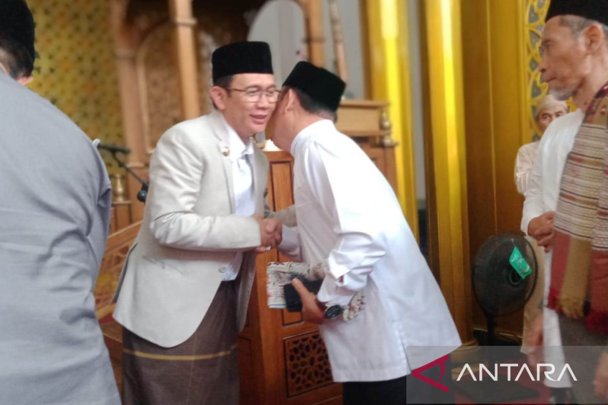 Bupati Bekasi ajak warga bersinergi dalam momentum Idul Fitri
