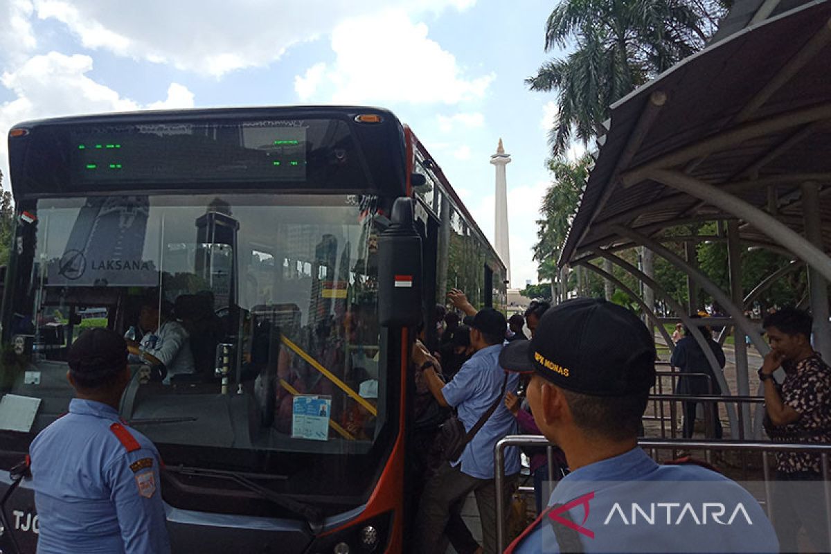 Penyesuaian rute TransJakarta akibat ada aksi buruh di Patung Kuda