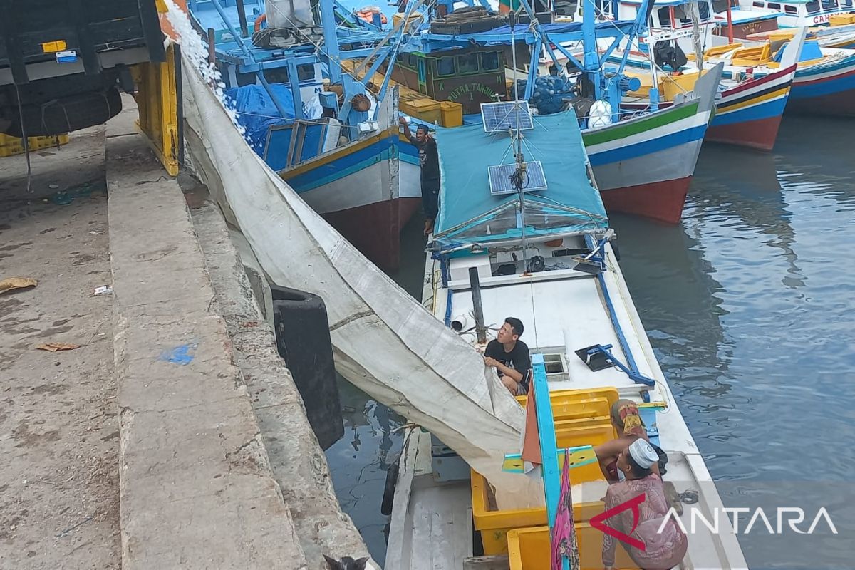Nelayan Sungailiat Bangka kembali melaut