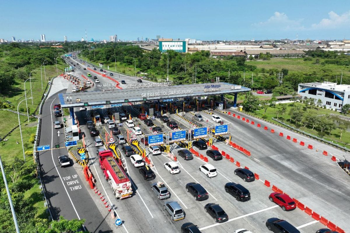 Kendaraan masuk Surabaya lewat Tol Warugunung naik 12,09 persen