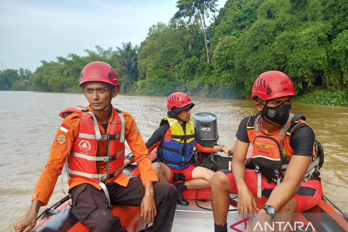 BPBD OKU Sumsel gelar pencarian korban hanyut di Sungai Ogan