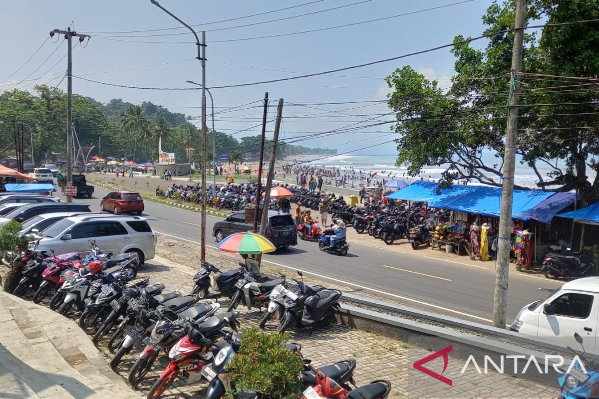 Objek wisata Geopark Ciletuh Palabuhanratu masih dipadati wisatawan