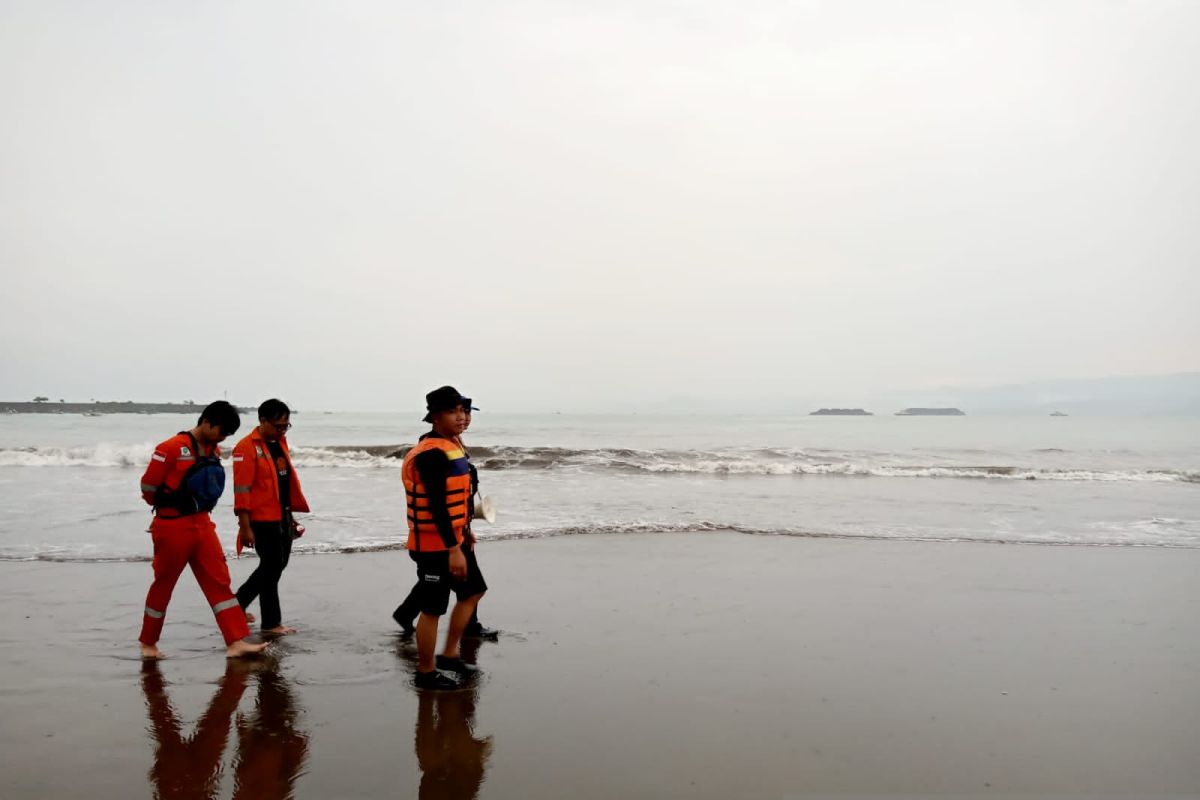 Tim SAR temukan jasad bocah tenggelam di Pantai Cikelewung Sukabumi
