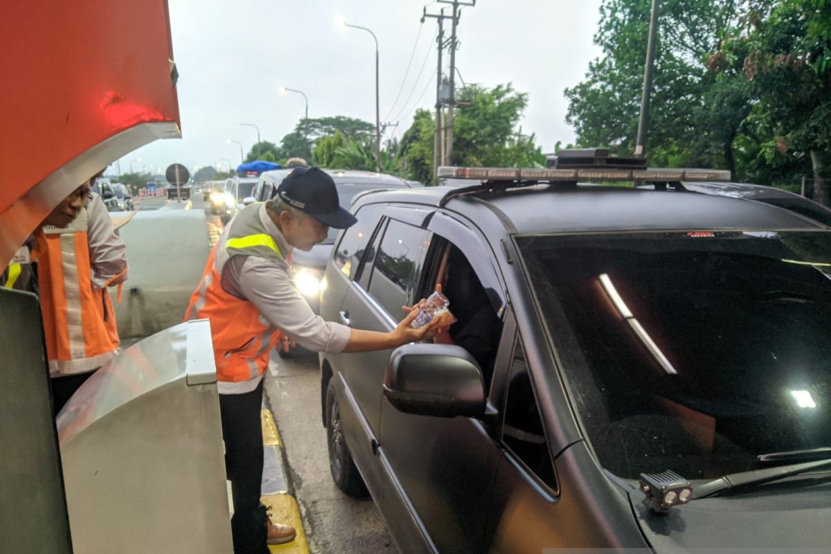 ARUS BALIK - Tol Tangerang Merak catat 1,6 juta lebih kendaraan melintas pada arus mudik Lebaran 2023