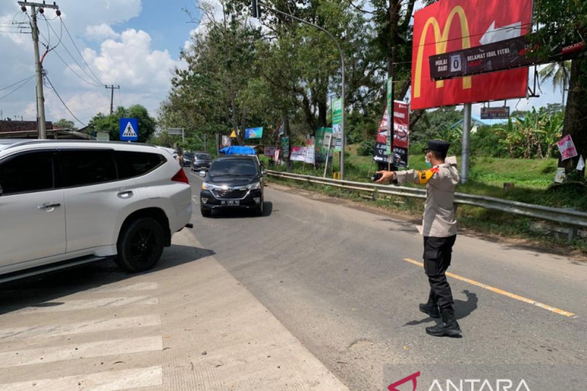 Gerbang Tol Tigeneneng Timur mulai alami kepadatan