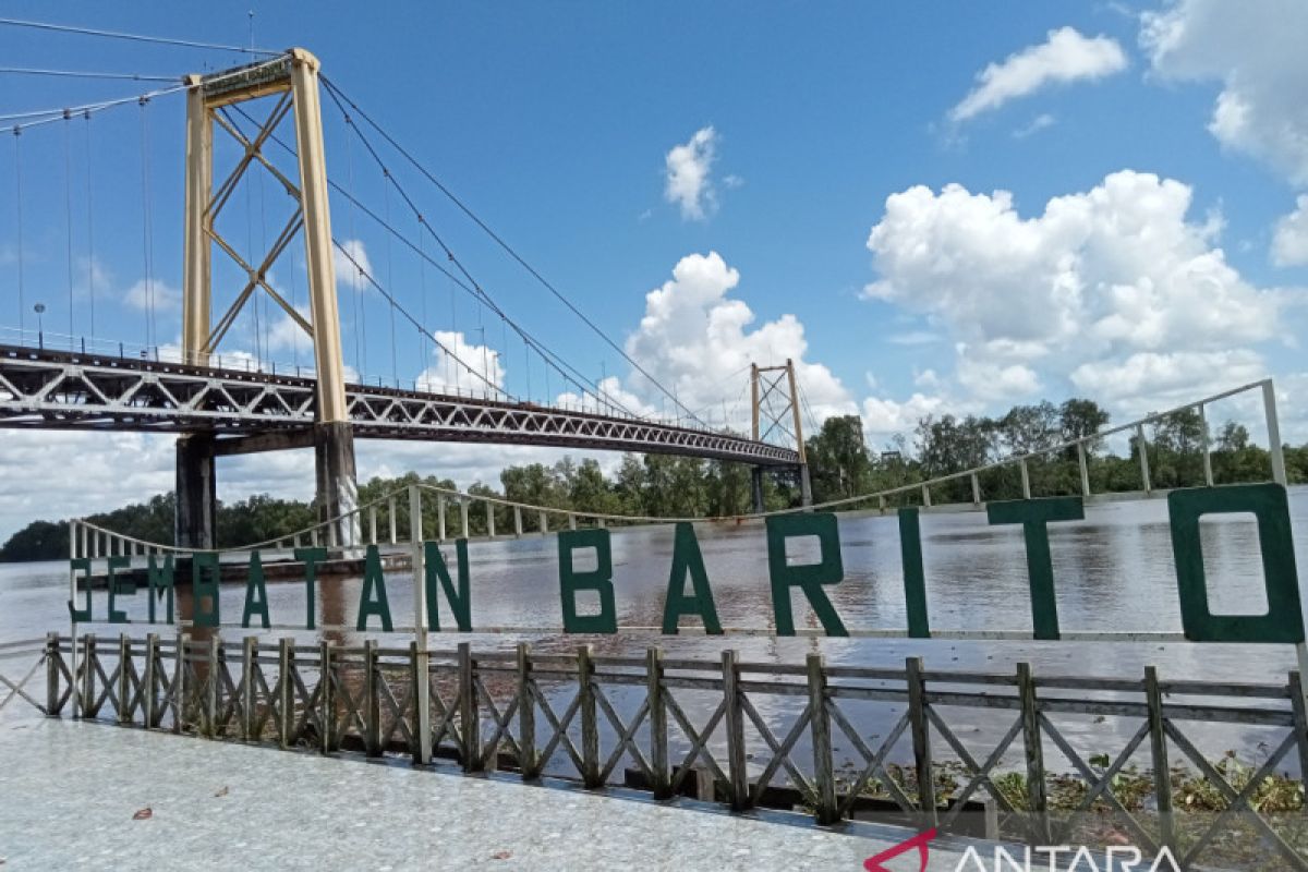26 tahun Jembatan Barito jadi ikon Kalimantan Selatan