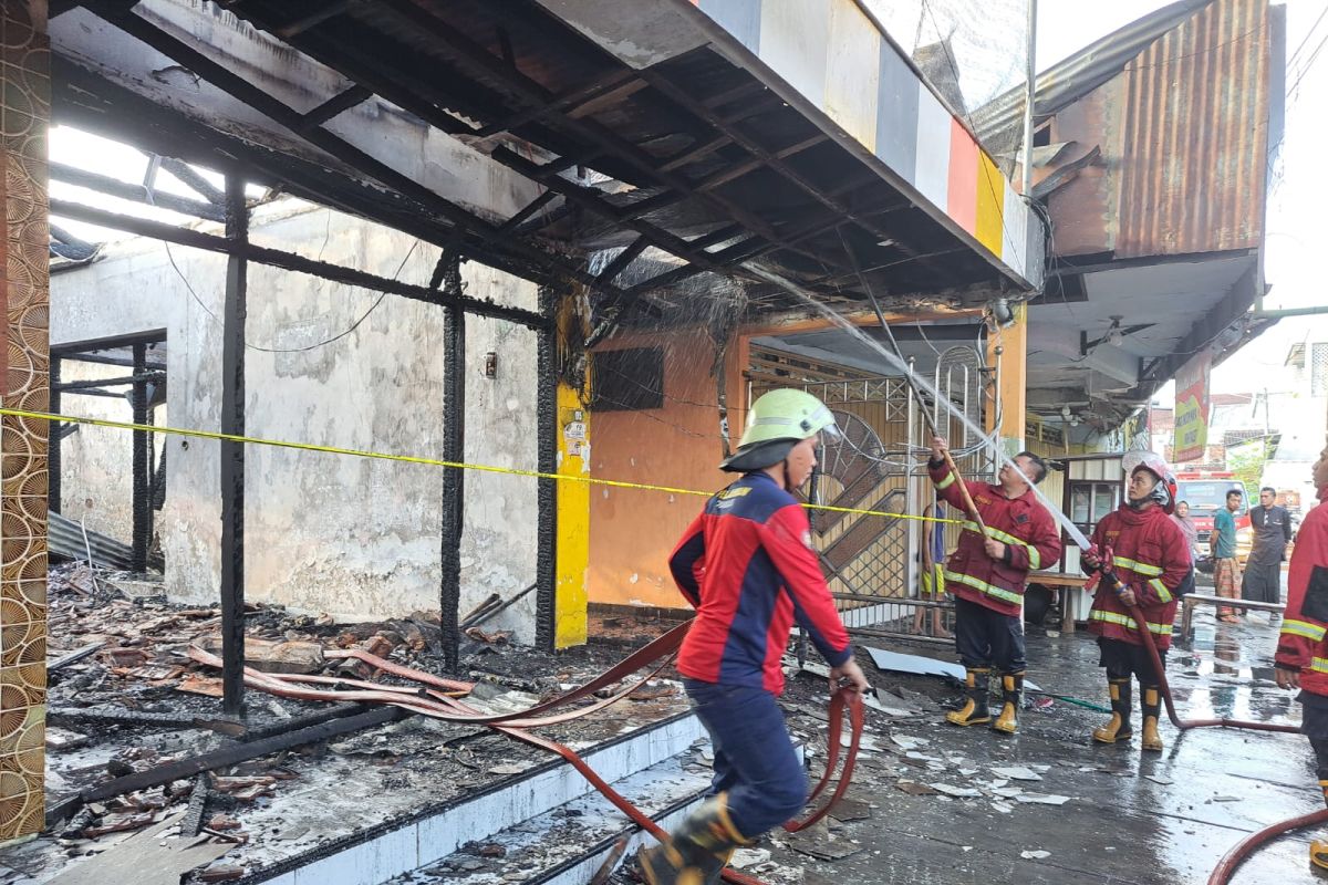 Damkar Tulungagung padamkan kebakaran rumah mantan legislator