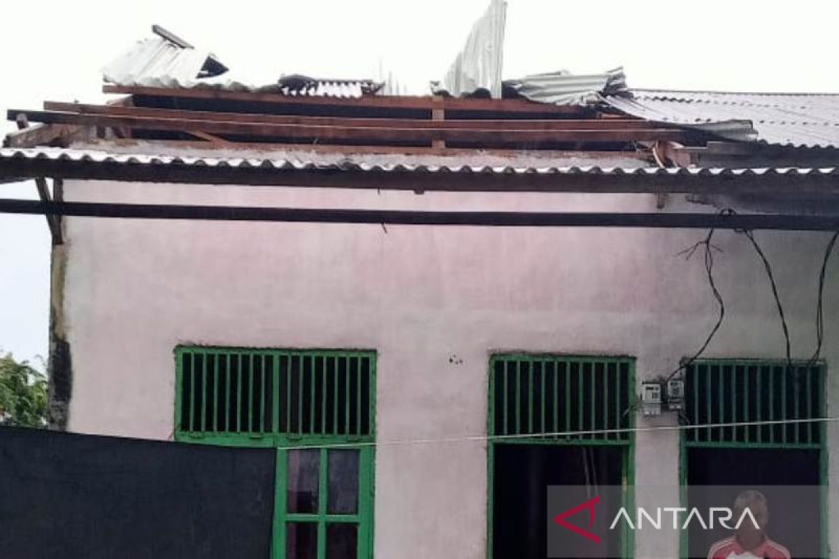 24 rumah warga di Aceh rusak diterjang angin kencang