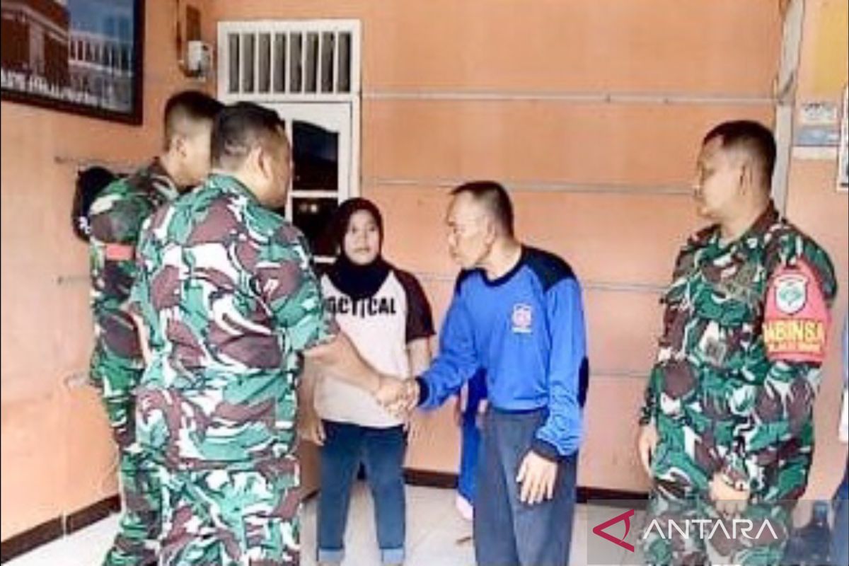 TNI-AU sanctions personnel for kicking Bekasi resident's motorbike