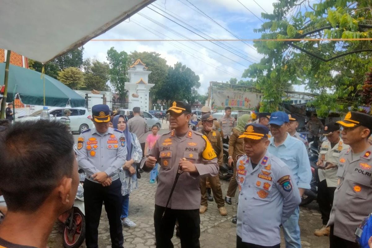 Tradisi lebaran di OKI ramai pengunjung, personil gabungan intensifkan pengamanan dan imbauan keselamatan