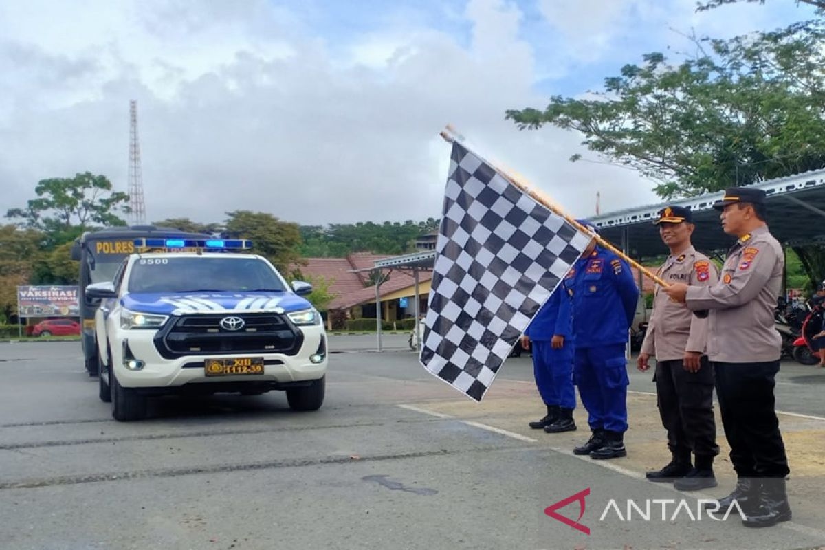 ARUS MUDIK - Polres Tanah Bumbu antar gratis pemudik ke kampung halaman