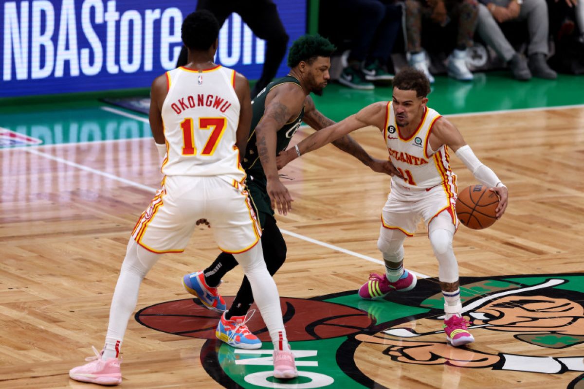 Trae Young cetak poin kemenangan, tunda Celtics singkirkan Hawks