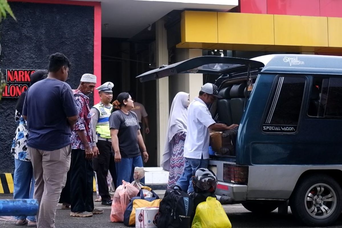 ADUS MUDIK - Polres Tabalong berikan layanan gratis balik mudik