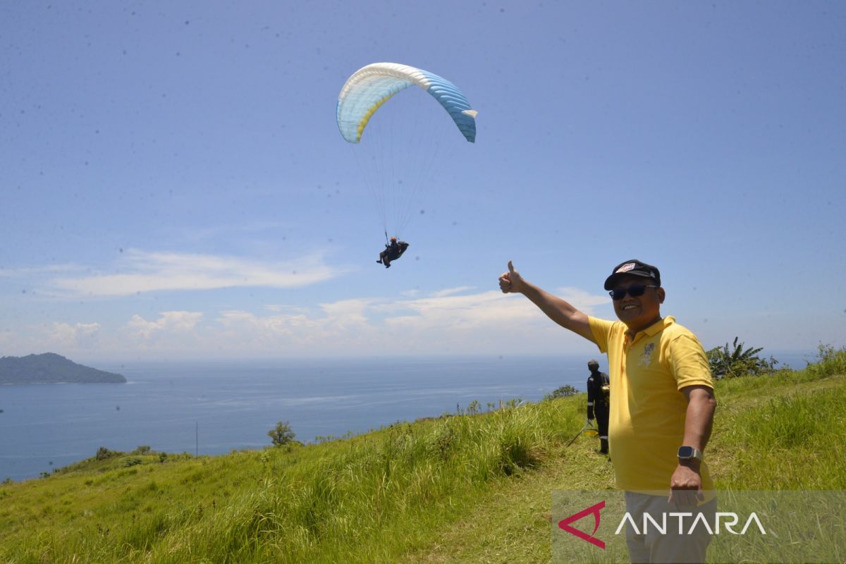 Bupati Gorontalo Utara promosikan objek wisata Bukit Dunu Paralayang