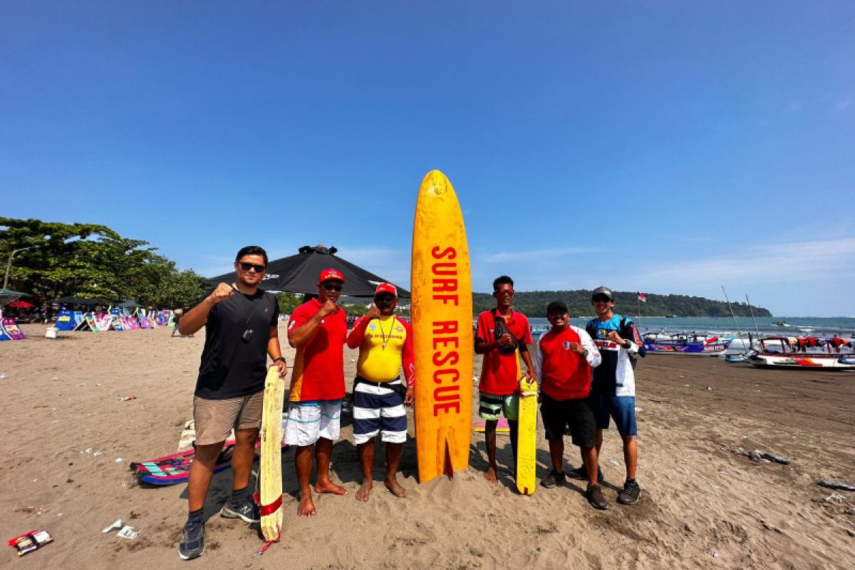 Tim Respons Cepat Jabar pantau tempat wisata pantai saat libur Lebaran