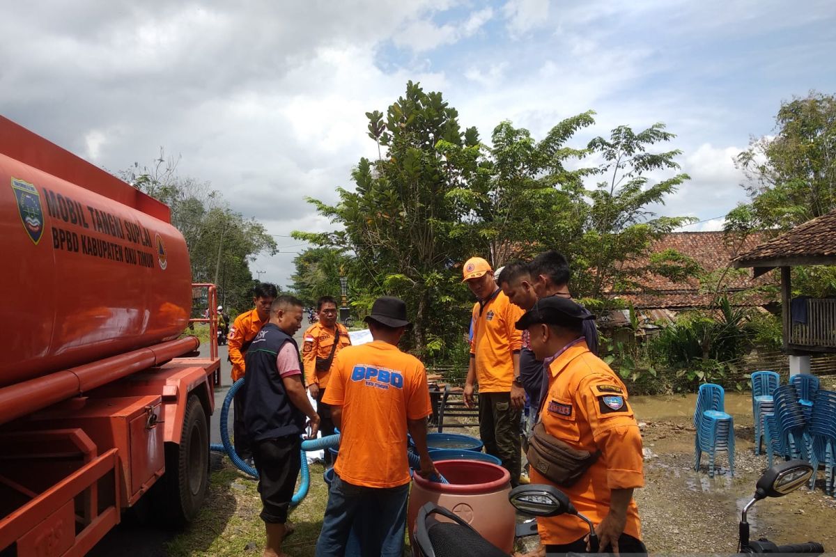 BPBD OKU Timur salurkan bantuan air bersih korban banjir