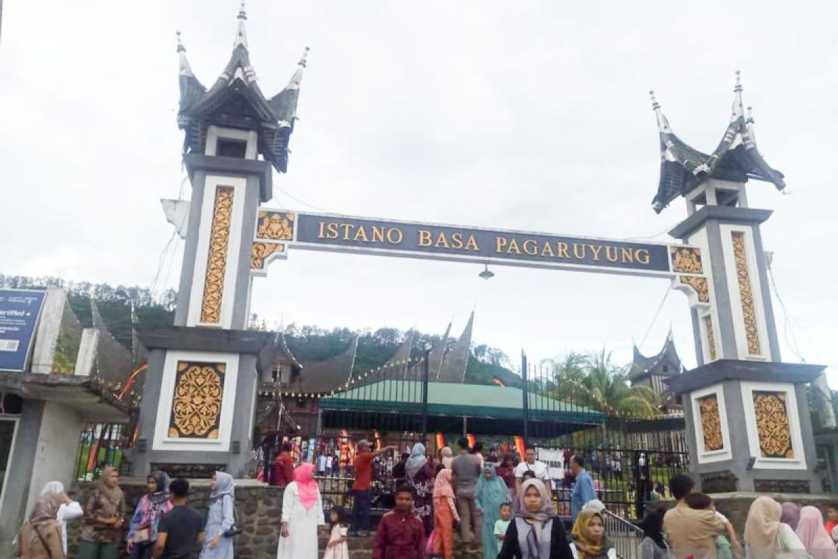 Istano Basa Pagaruyung masih wisata favorit selama libur lebaran di Tanah Datar