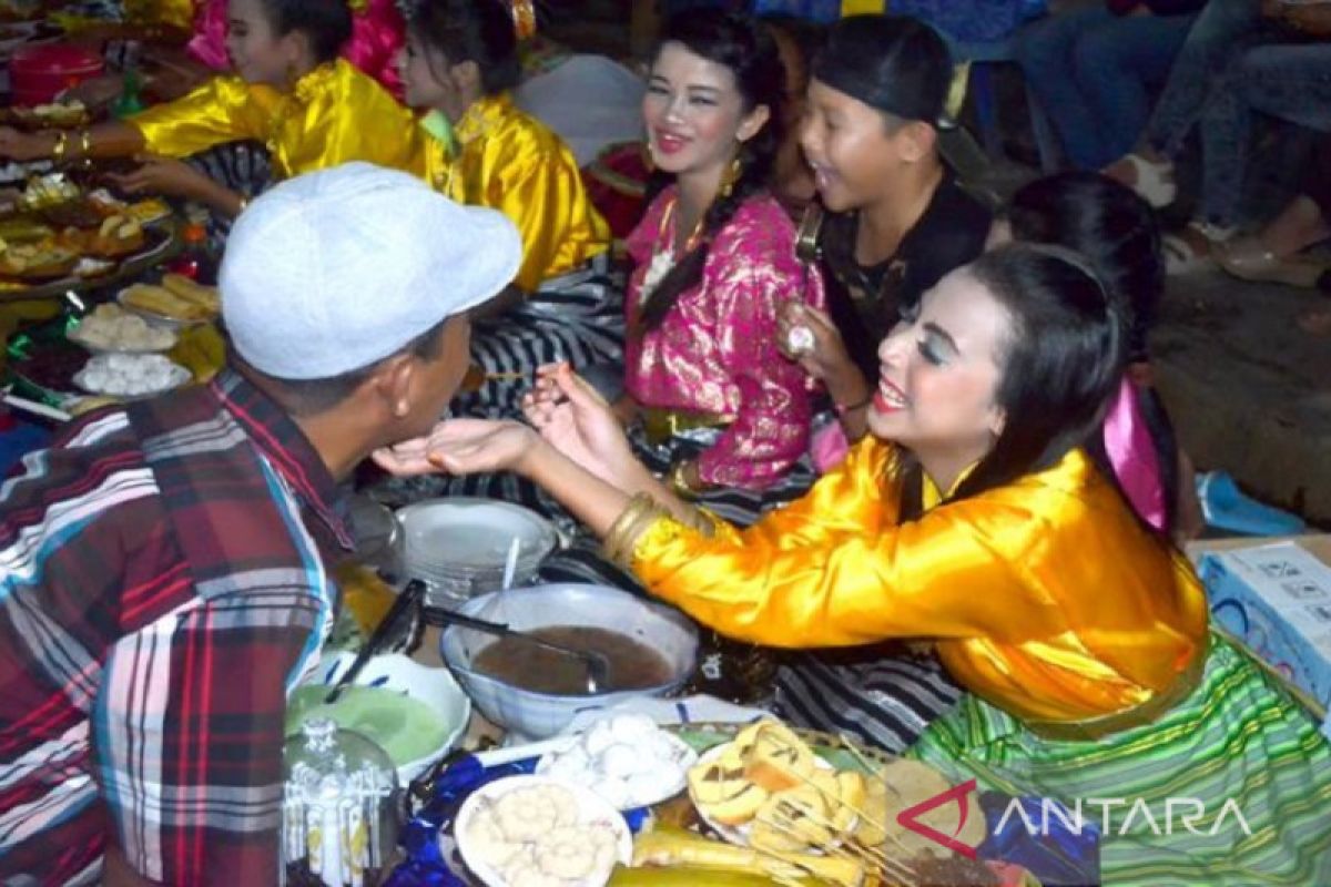 Tradisi Kande-kandea Tolandona di Buton Tengah masuk kalender nasional