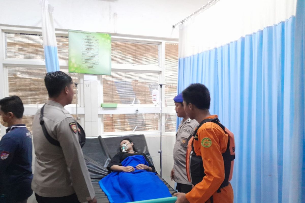 Empat pelajar terseret ombak saat libur Lebaran di Jember