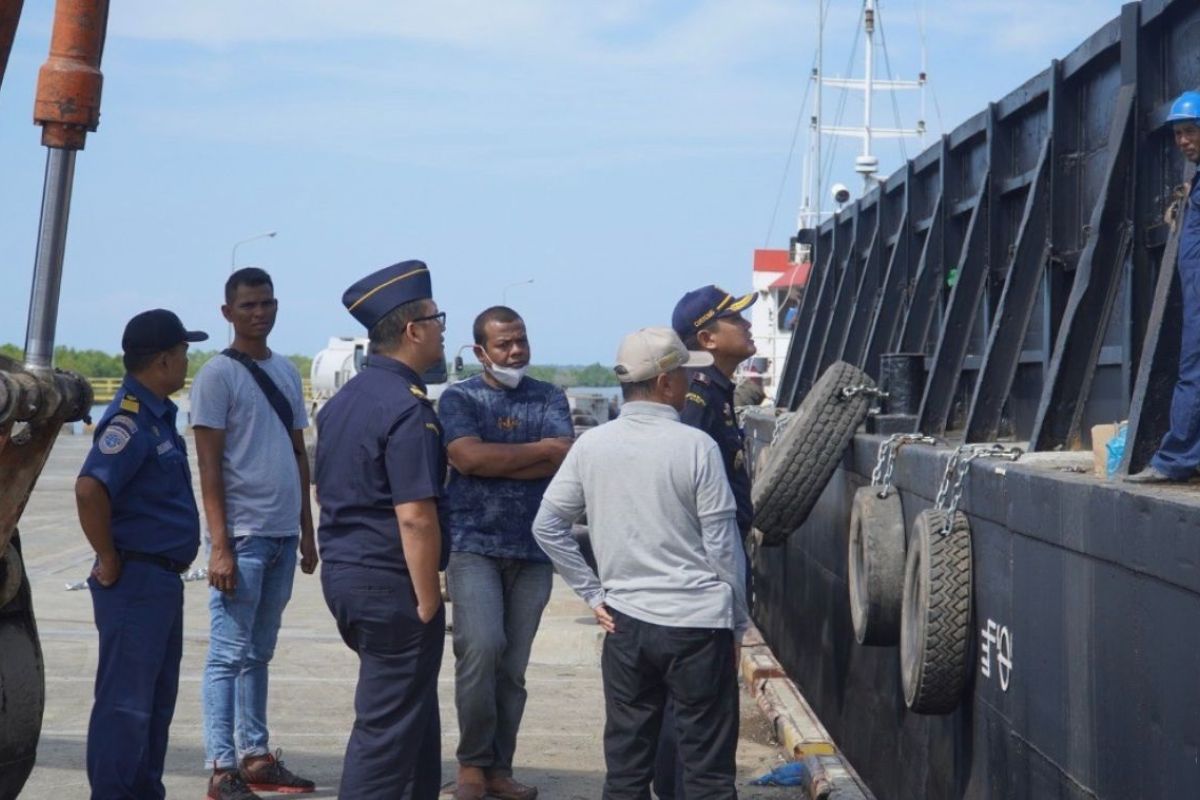 Bea Cukai Langsa Lepas Ekspor Perdana Cangkang Kelapa Sawit ke Portugal