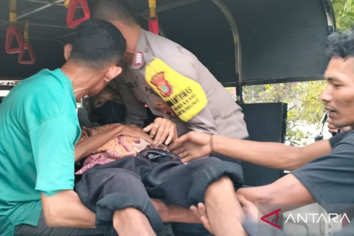 Diduga ditelantarkan, Polisi evakuasi lansia ke Dinsos Tangerang