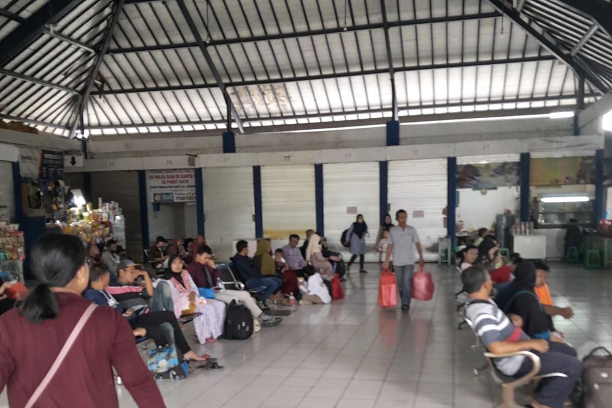 Arus kedatangan penumpang di TOW Surabaya mencapai 9.826 orang