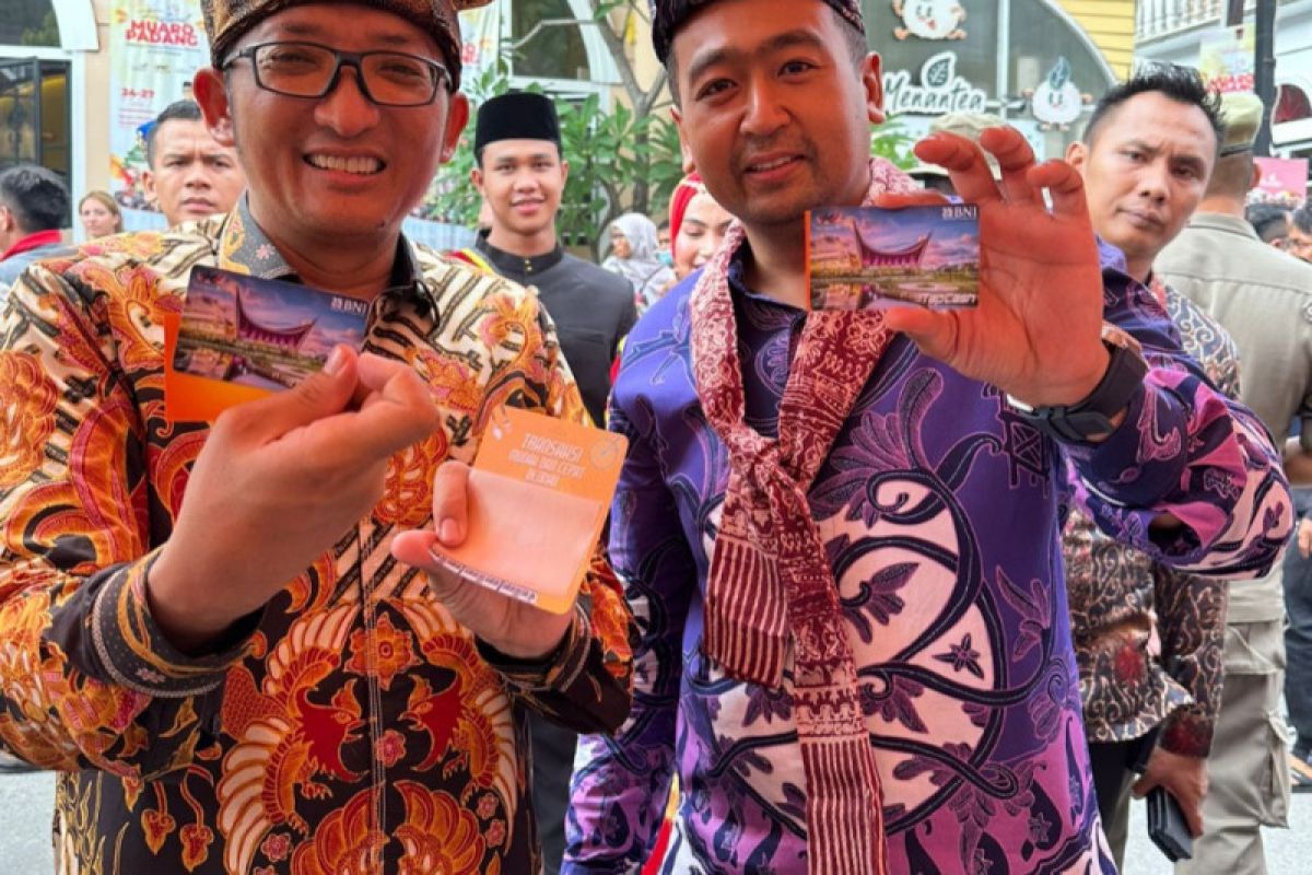 Wagub Sumbar dan Wako Padang apresiasi ide kreatif BNI terbitkan kartu elektronik tapcash edisi khusus VBWS