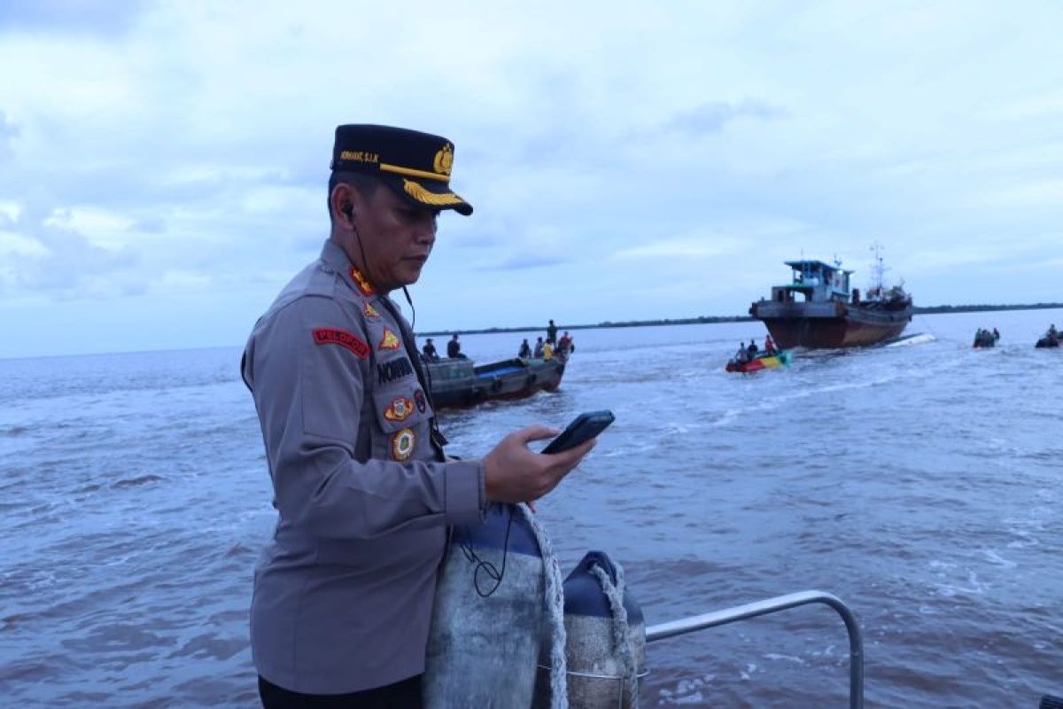 12 orang meninggal dalam kecelakaan kapal Evelyn Calisca 01 tujuan Tanjungpinang