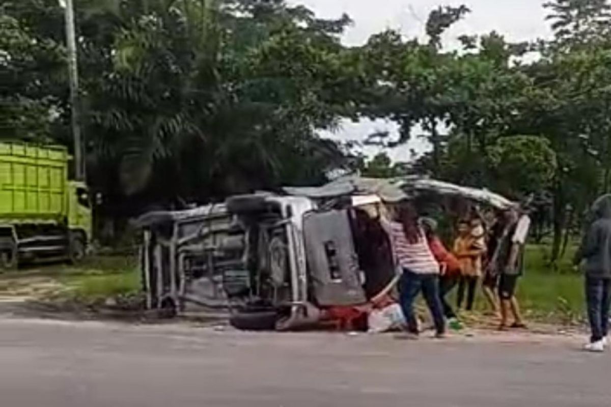 FLASH - Kecelakaan maut tewaskan tiga orang di Kubang Raya Pekanbaru