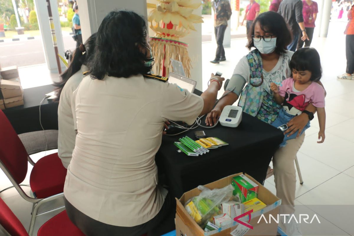Bandara Bali-Biofarma beri layanan tambahan arus balik