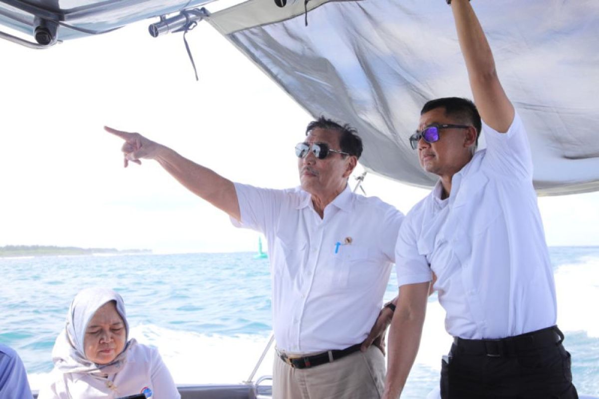 Menko Marves Luhut kaji rencana pembangunan terminal LNG Bali
