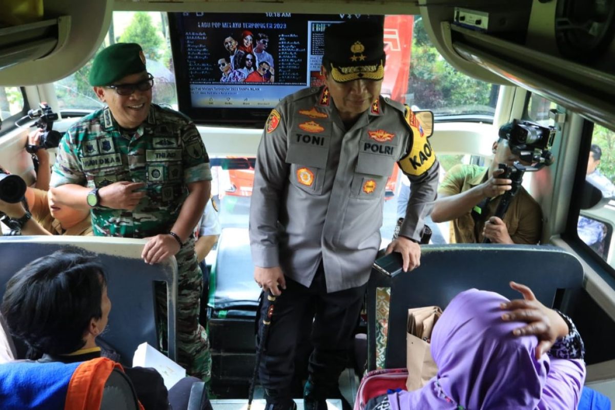 Kapolda Jatim berangkatkan 112 bus balik mudik gratis ke Jakarta