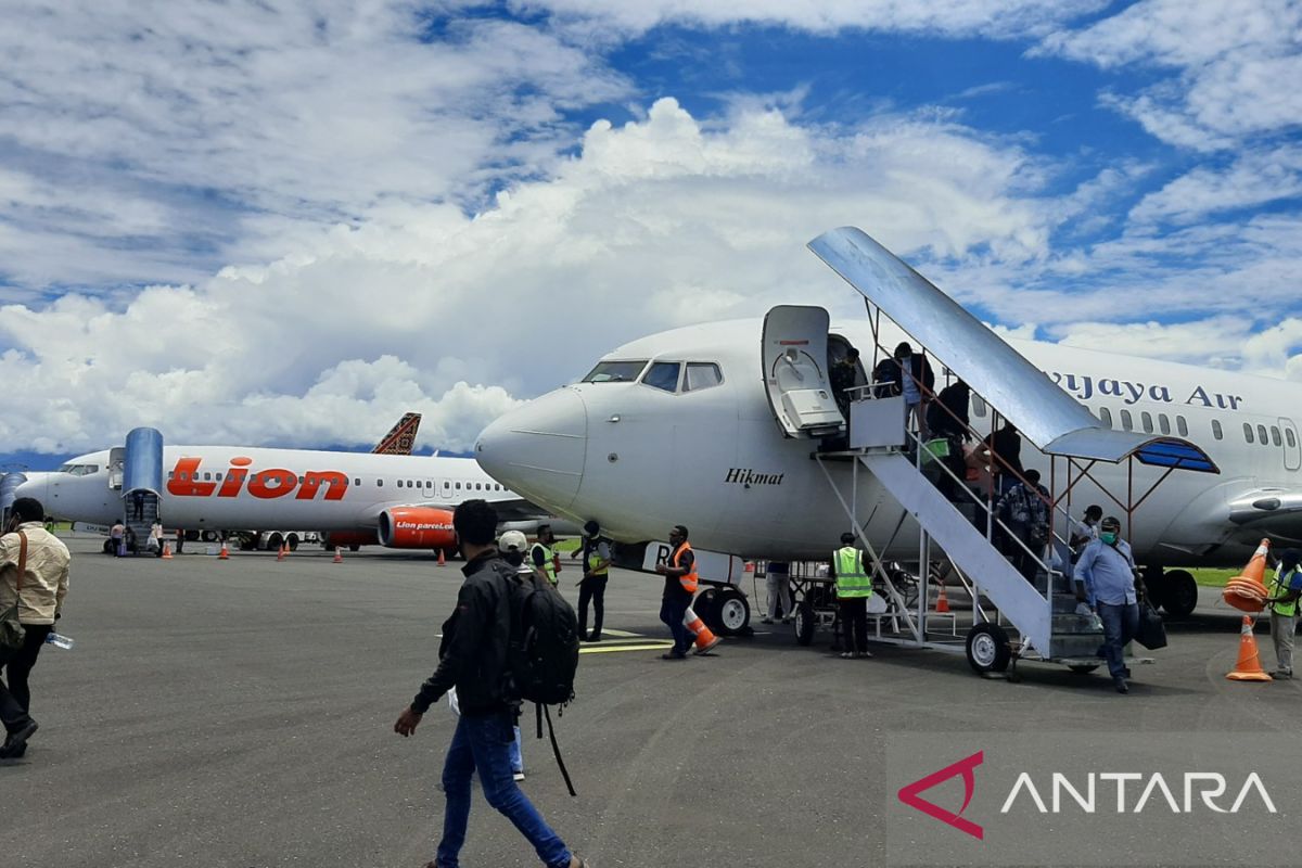 Penumpang datang di Bandara Rendani Manokwari 1.306 orang