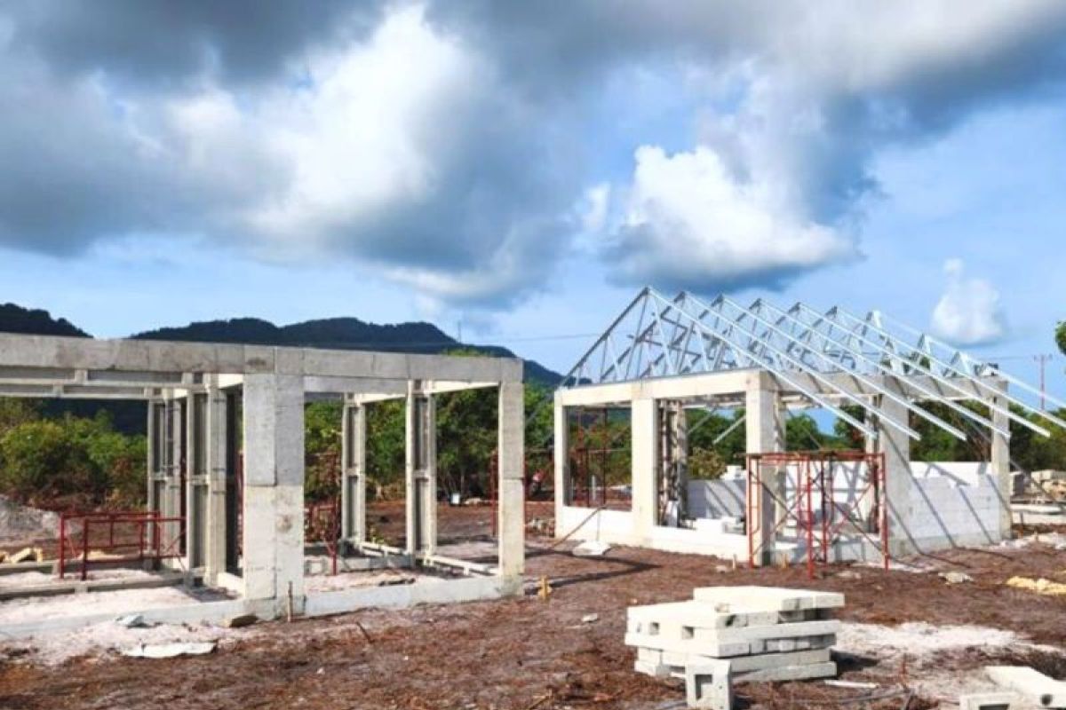 Natuna people involved to speed up permanent housing construction