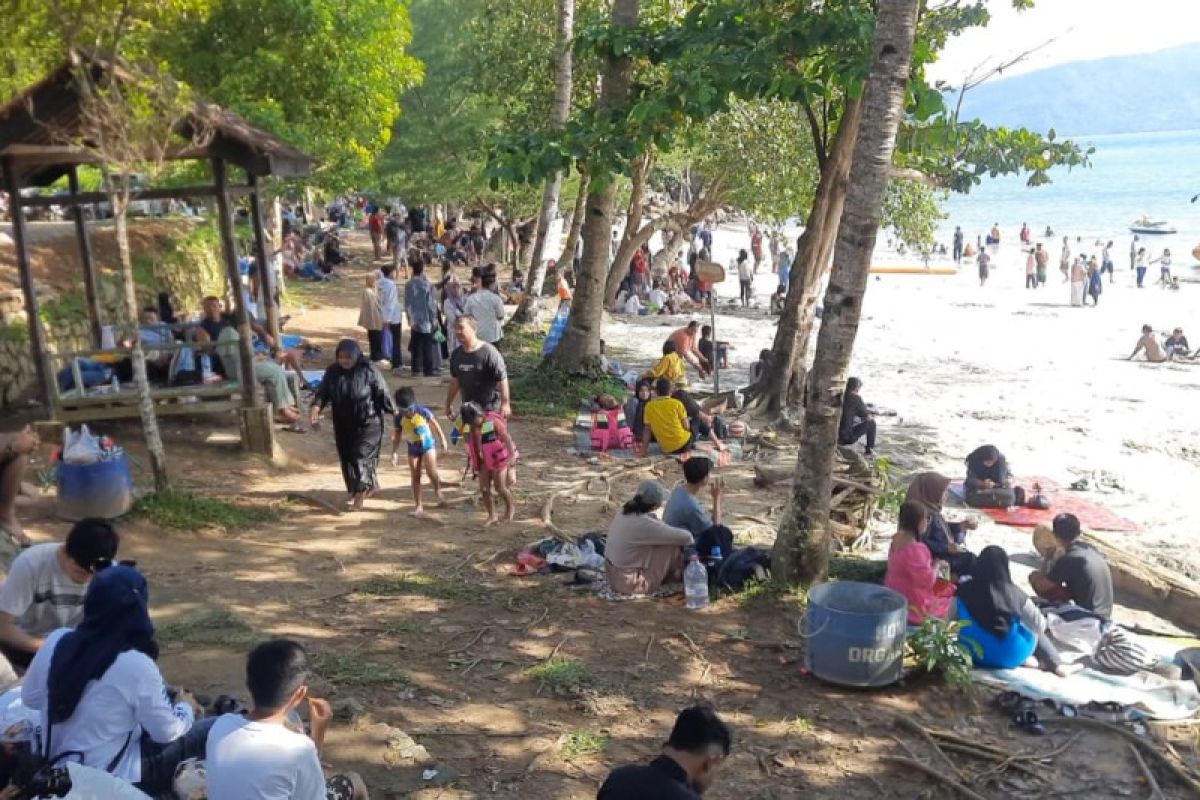 Jumlah wisatawan ke pesisir Trenggalek meningkat selama libur Lebaran