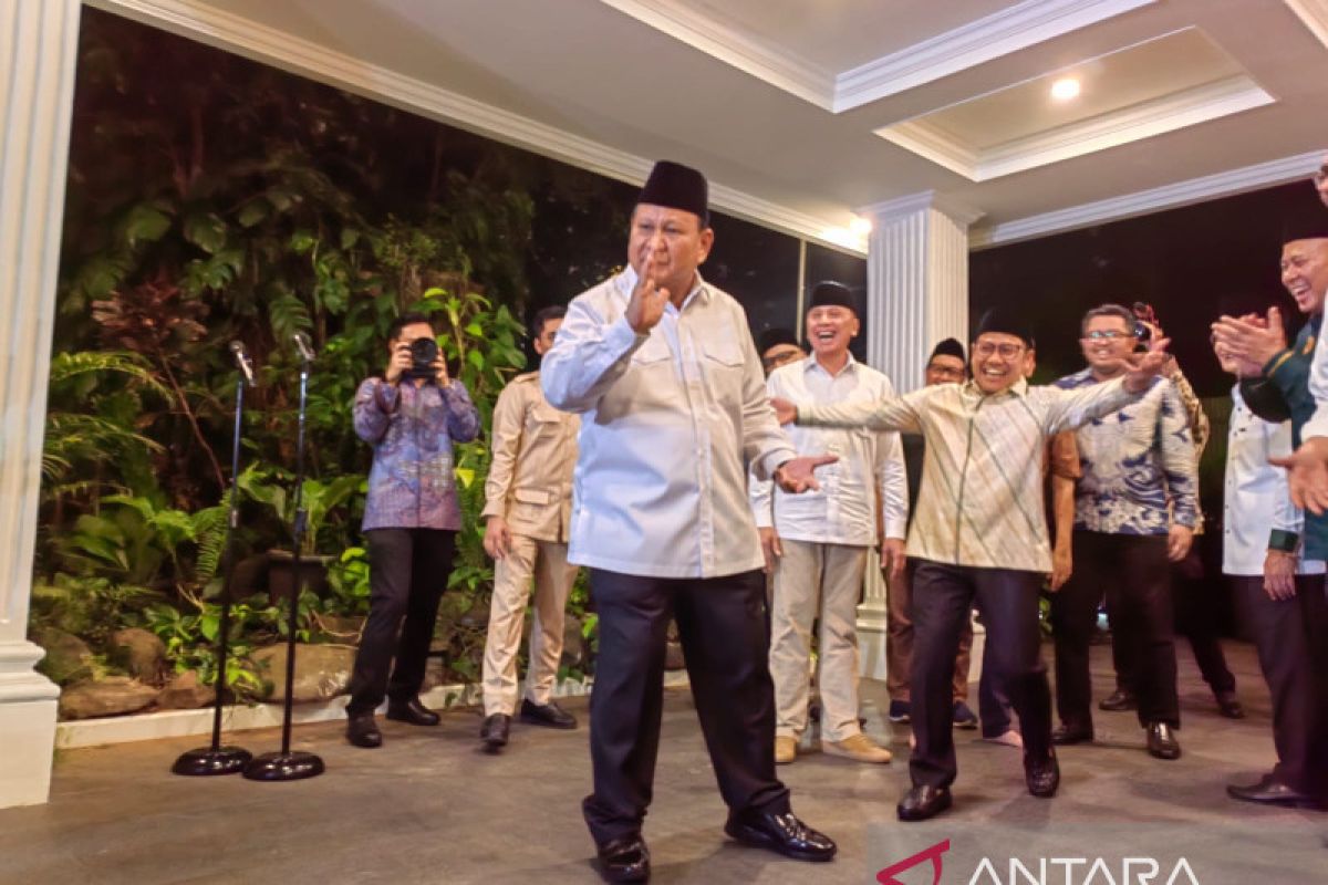 Prabowo malah berjoget saat ditanya mengenai waktu bagi deklarasi capres KKIR