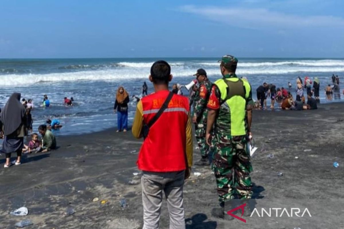 Seratusan relawan disiagakan di titik rawan bencana dan obyek wisata