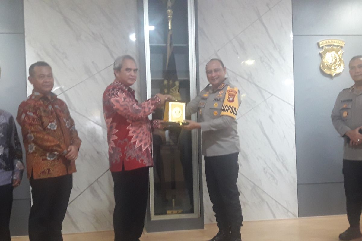 Polda Kalbar dan KJRI Kuching lakukan pertemuan untuk tingkatkan kerjasama