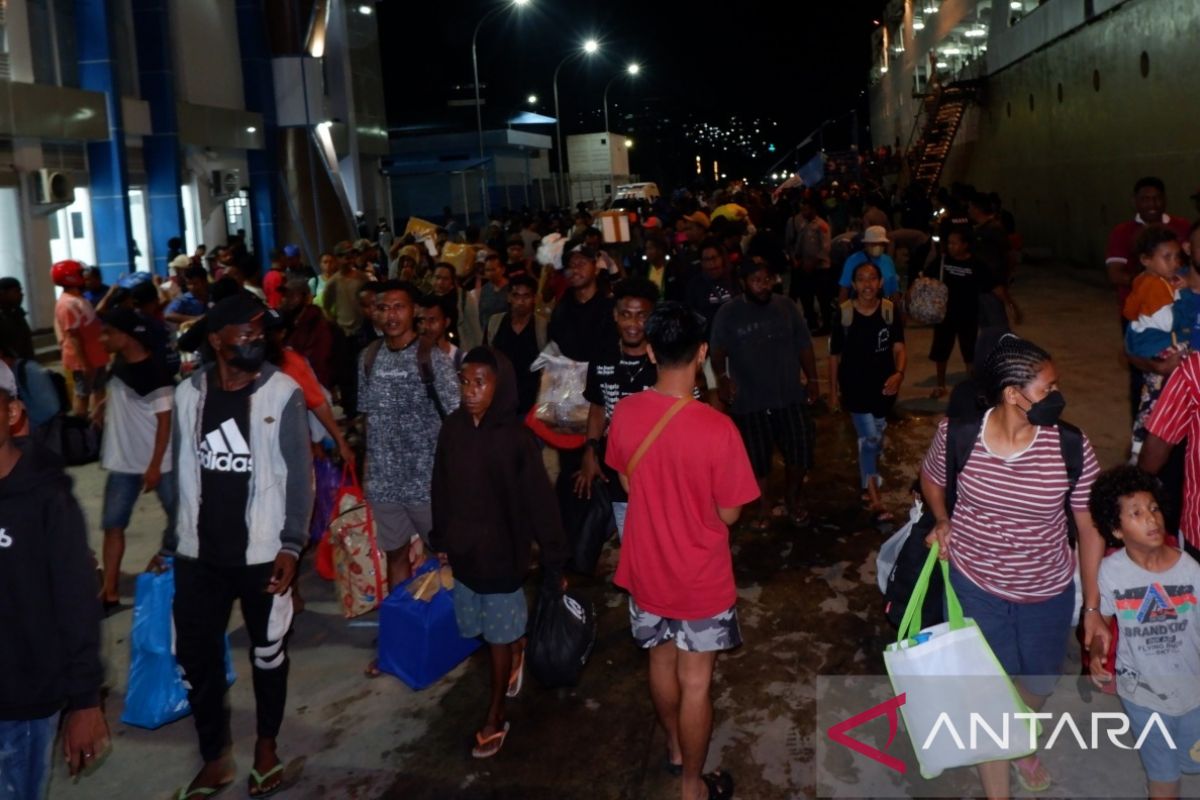 1.350 pemudik arus balik tiba di Pelabuhan Jayapura