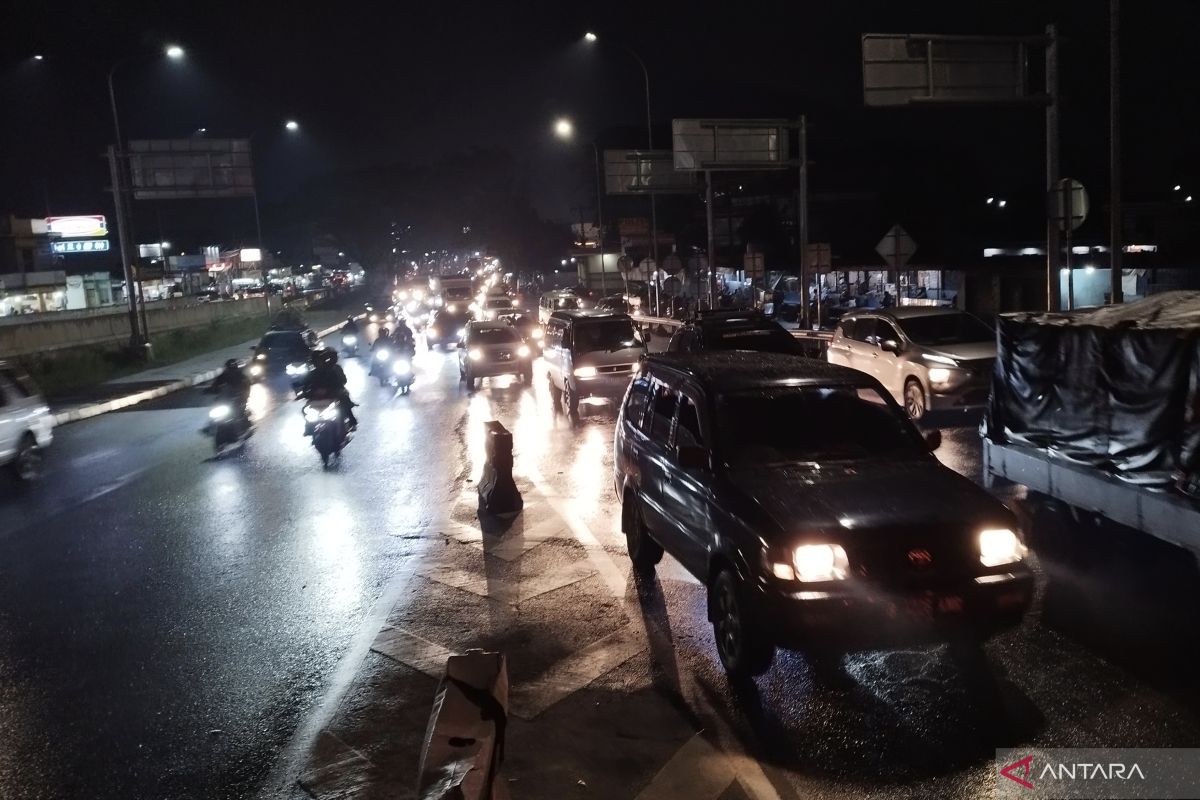 Gelombang Dua Arus Balik, BMKG Prakirakan Hujan Turun Di Bandung ...