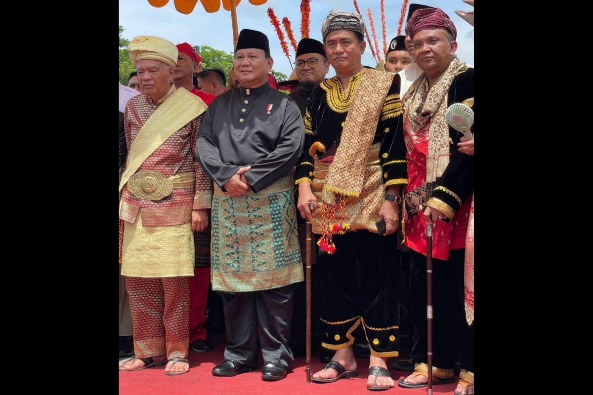 Prabowo Subianto dan Yusril Ihza Mahendra hadiri penobatan Wamenakertrans di Sumbar